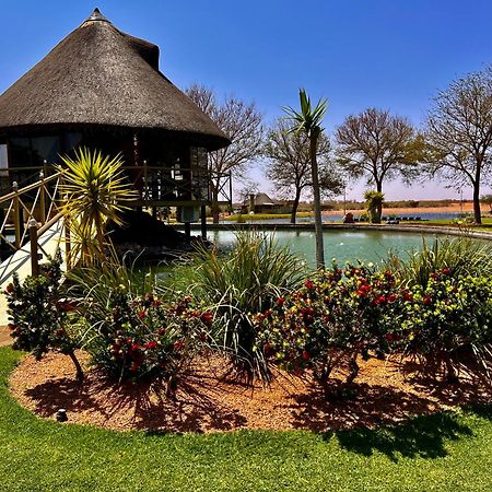 Lapa Lange Game Lodge Mariental Exterior photo