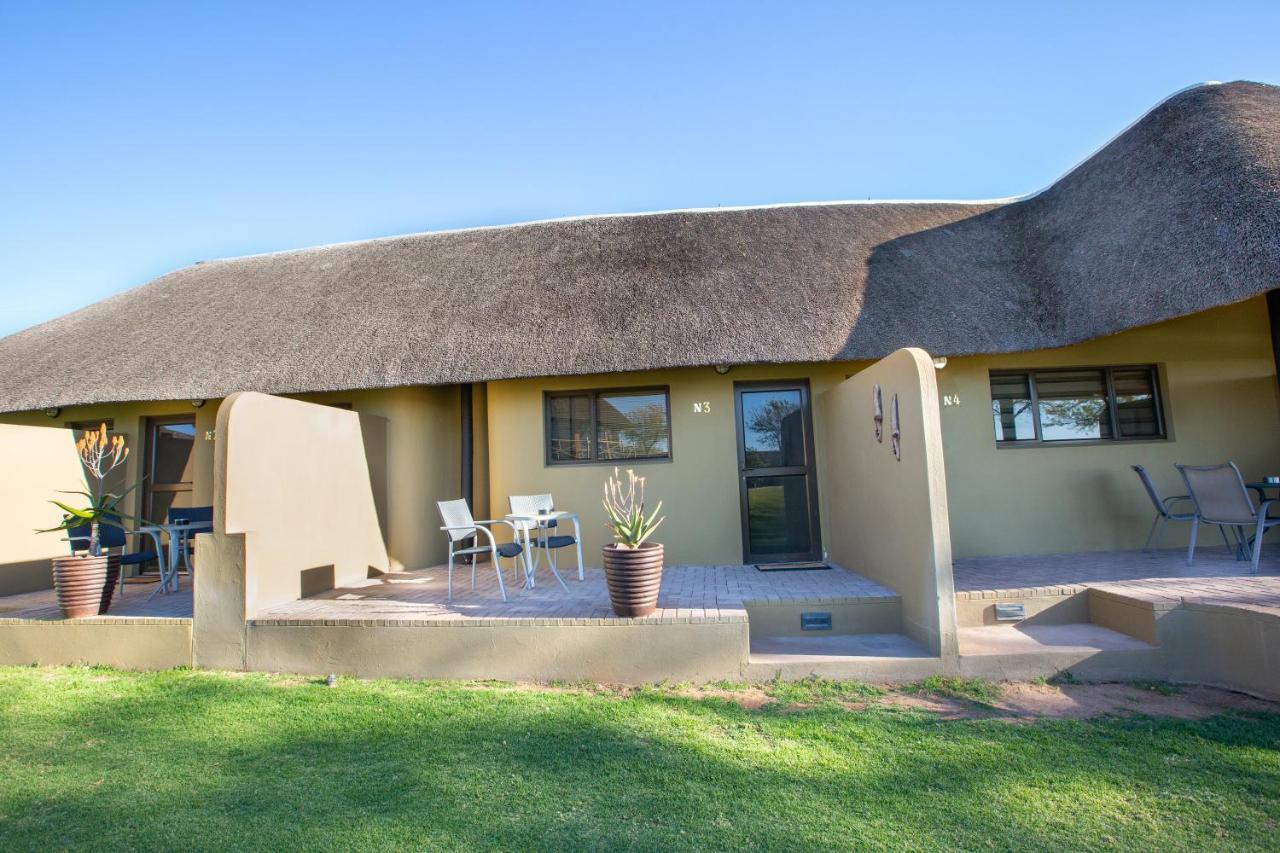 Lapa Lange Game Lodge Mariental Exterior photo
