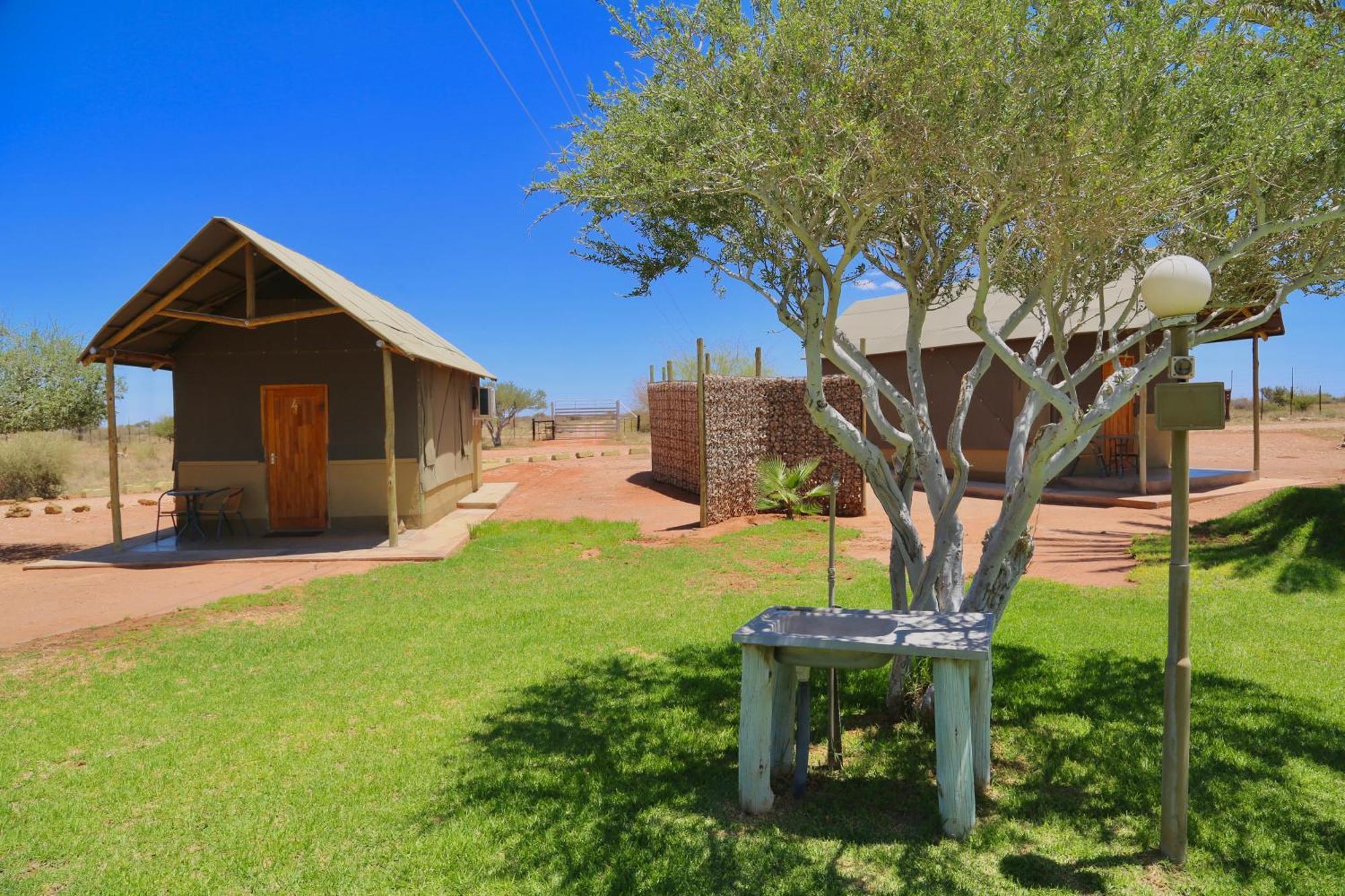 Lapa Lange Game Lodge Mariental Exterior photo