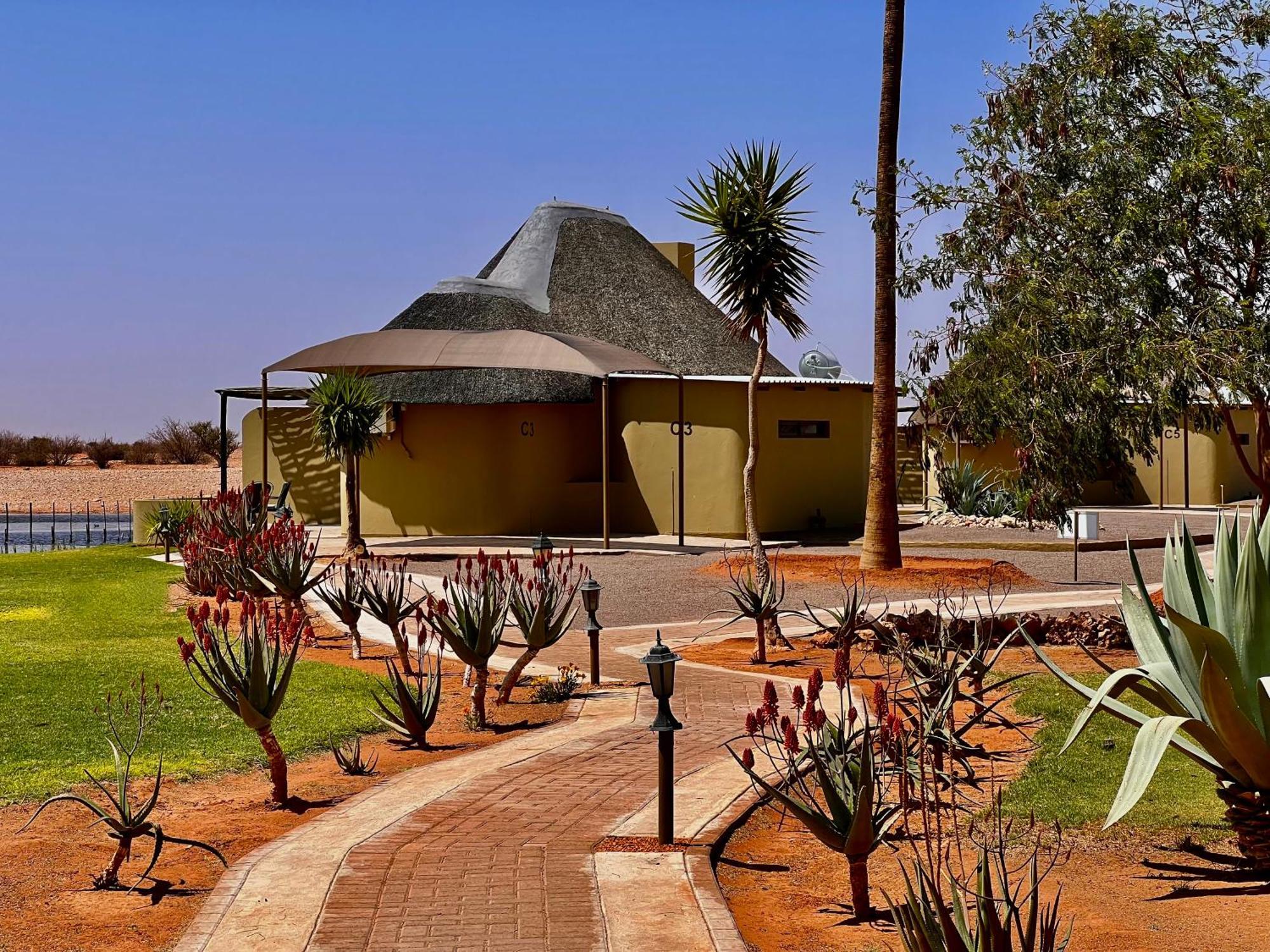 Lapa Lange Game Lodge Mariental Exterior photo