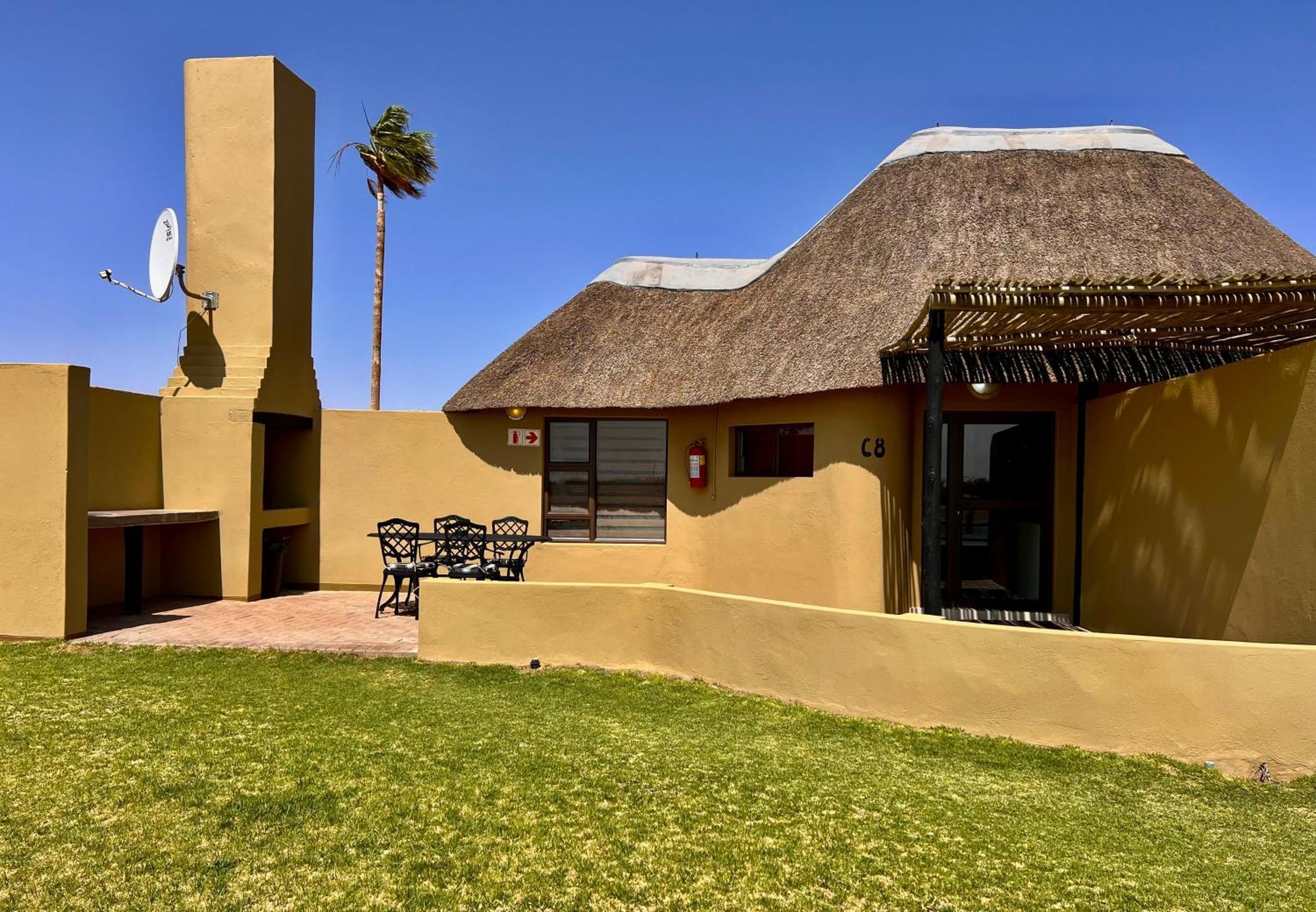 Lapa Lange Game Lodge Mariental Exterior photo
