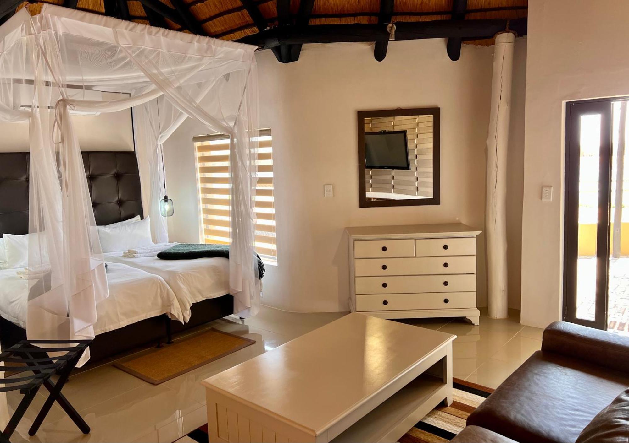 Lapa Lange Game Lodge Mariental Exterior photo