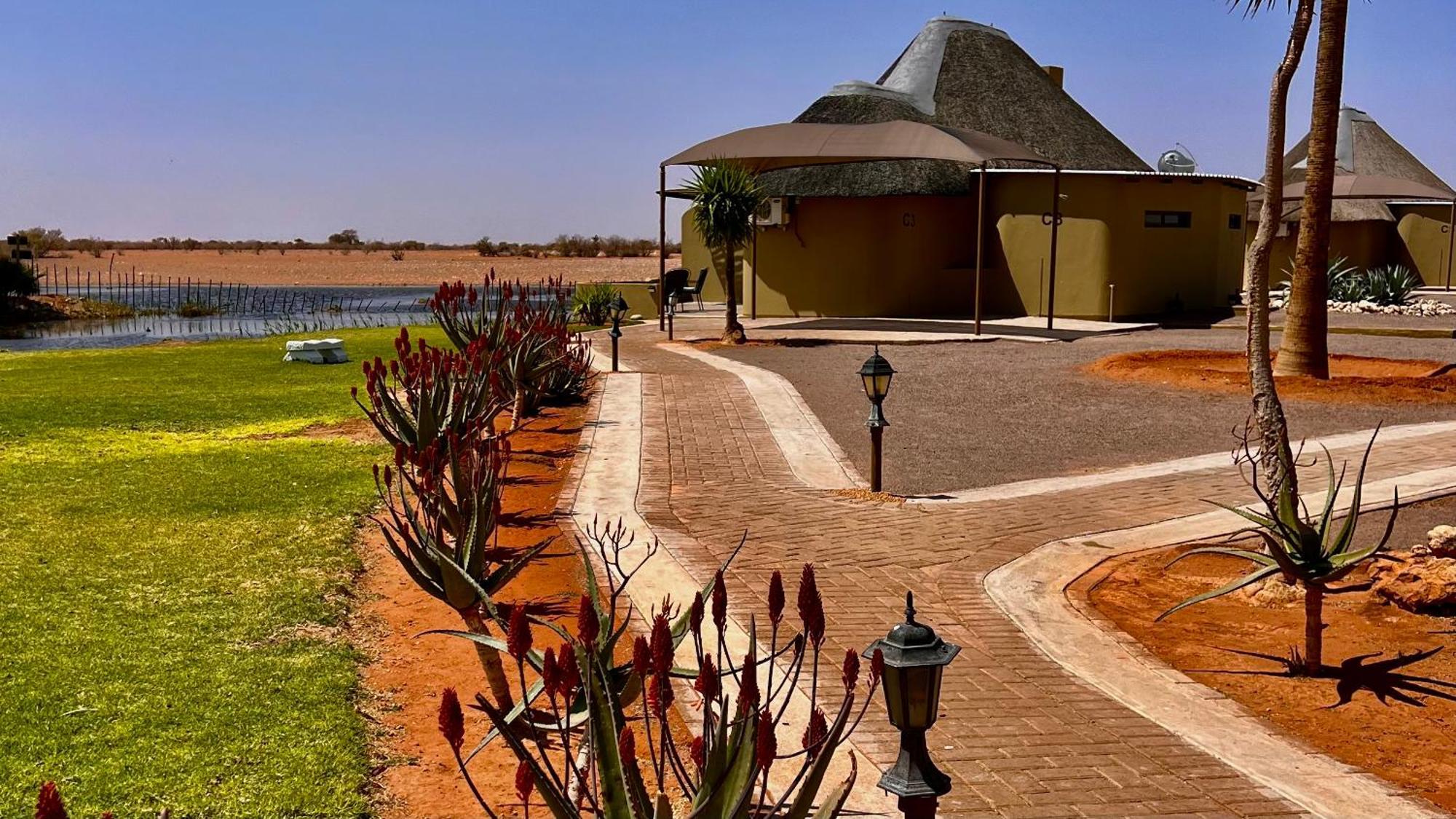 Lapa Lange Game Lodge Mariental Exterior photo