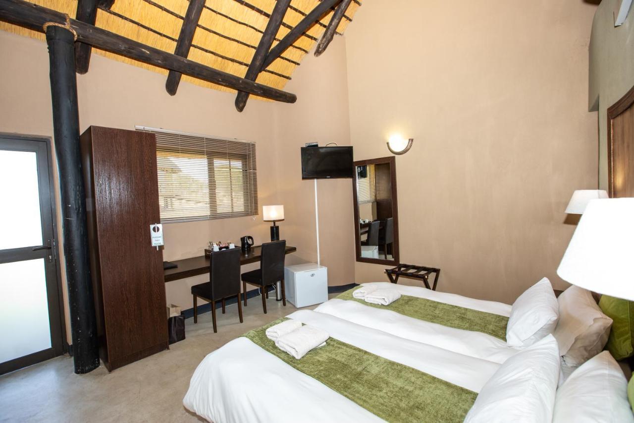 Lapa Lange Game Lodge Mariental Exterior photo