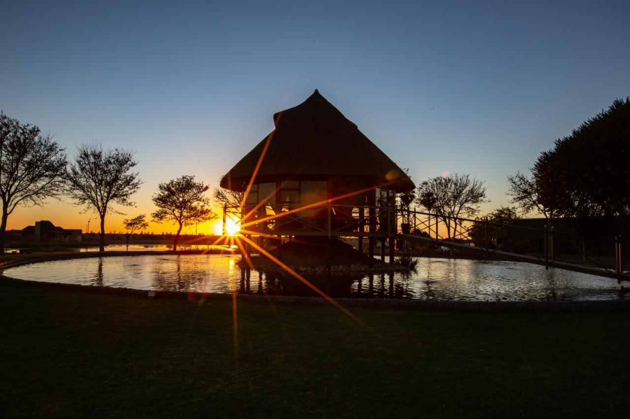 Lapa Lange Game Lodge Mariental Exterior photo